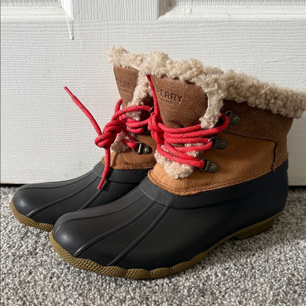 Sperry Kids Brown Suede & Black Rubber Sherpa Boot with Red Laces